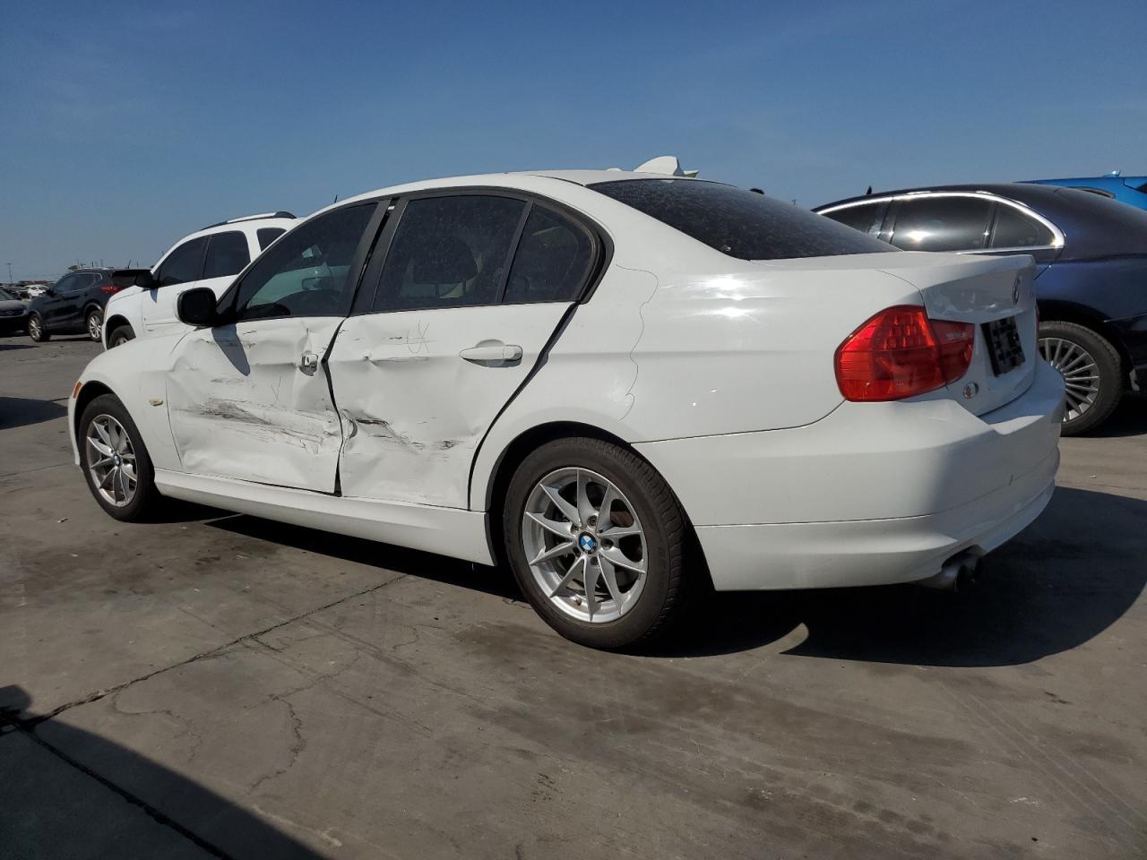 Obraz 2 z 2010 BMW 328 I 2010 z VIN WBAPH7C59AA800585