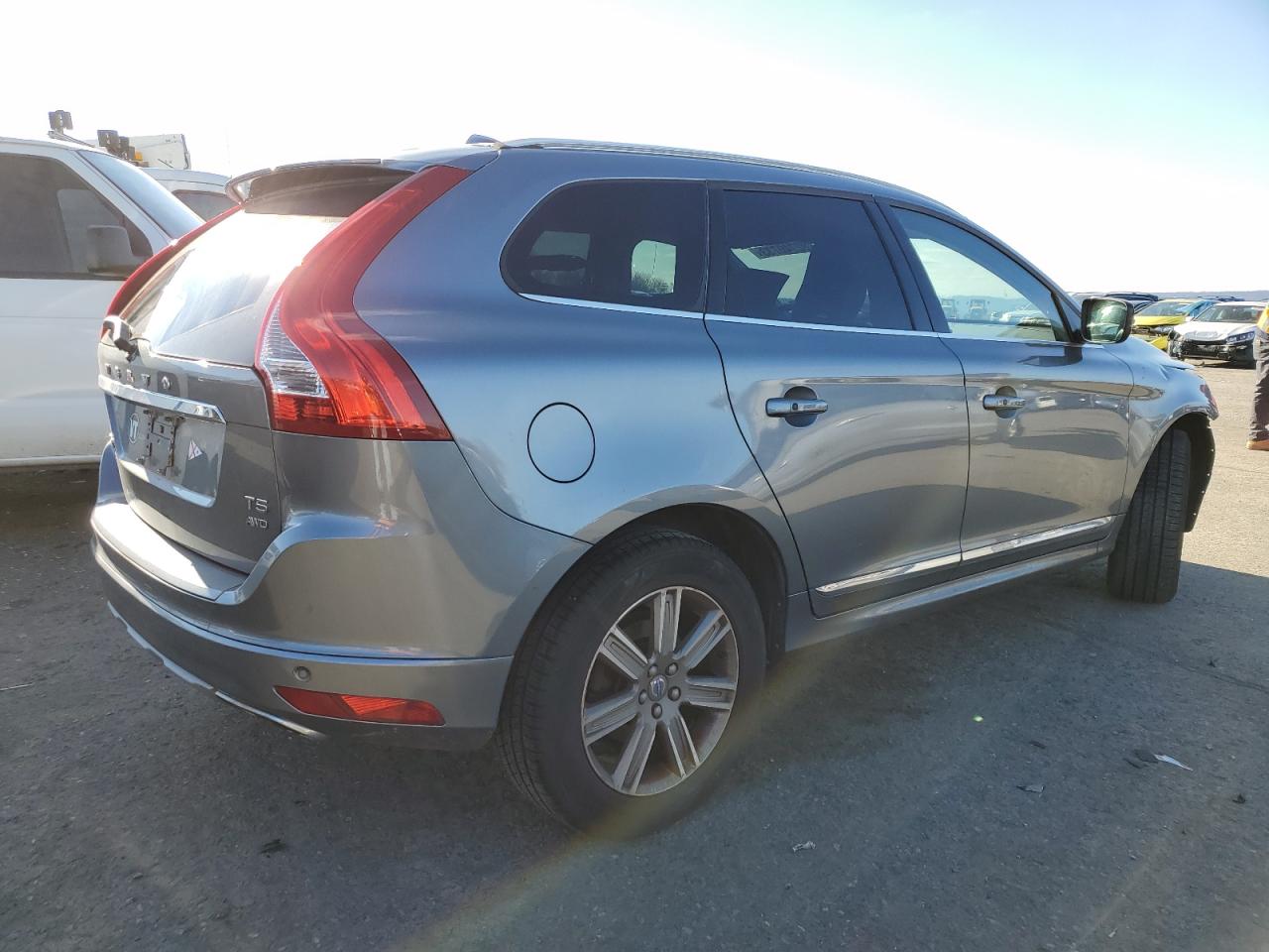 Изображение 3 2017 VOLVO XC60 T5 INSCRIPTION 2017 с VIN YV440MRU5H2064322