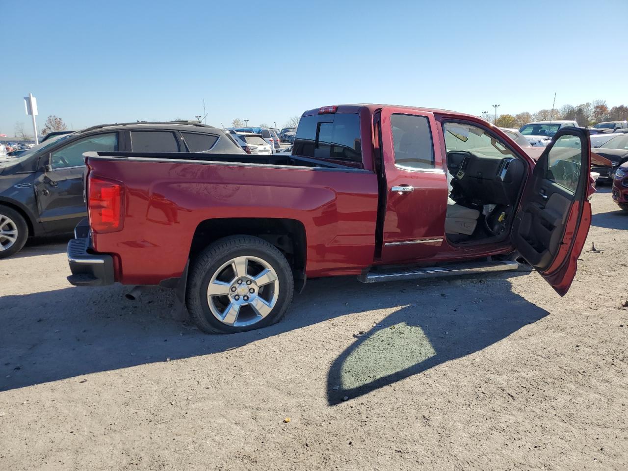 Obraz 3 z 2018 CHEVROLET SILVERADO K1500 LTZ 2018 z VIN 1GCVKSEC3JZ190307