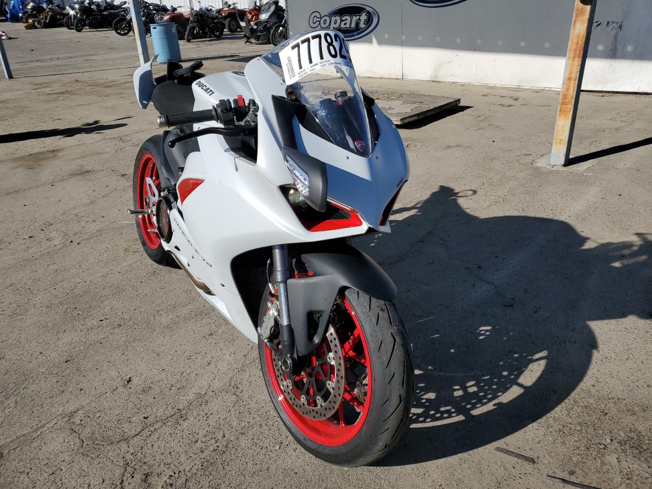 Ducati Panigale V2 2021 image