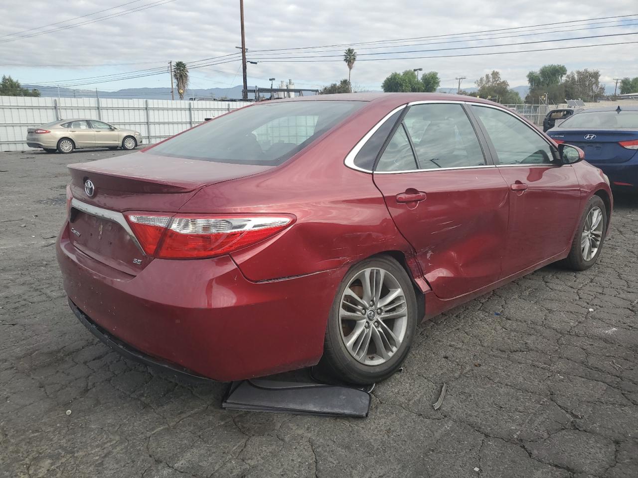 Obraz 3 z 2015 TOYOTA CAMRY LE 2015 z VIN 4T1BF1FKXFU875167