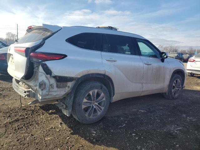 Image 3 of 2022 TOYOTA HIGHLANDER XLE 2022 with VIN 5TDGZRBH1NS593593