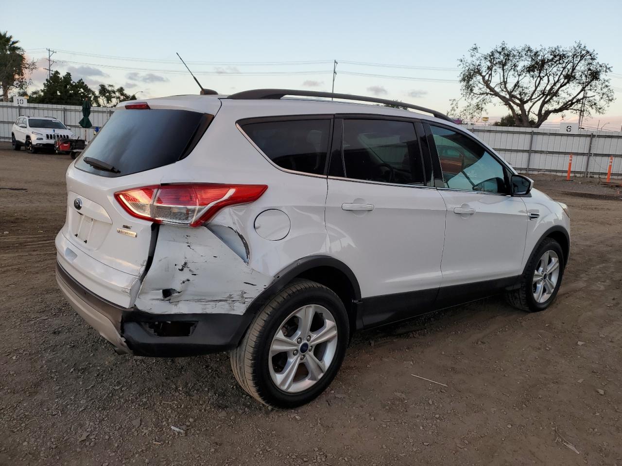 Image 3 of 2014 FORD ESCAPE SE 2014 with VIN 1FMCU0GX1EUB47251