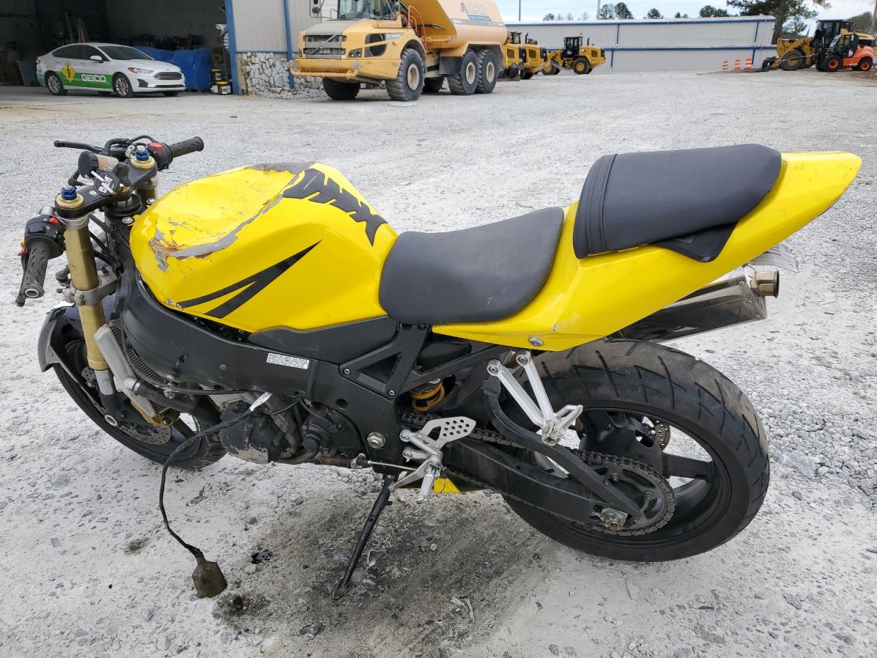 Obraz 3 z 2004 SUZUKI GSX-R600 K 2004 z VIN JS1GN7CA042108314