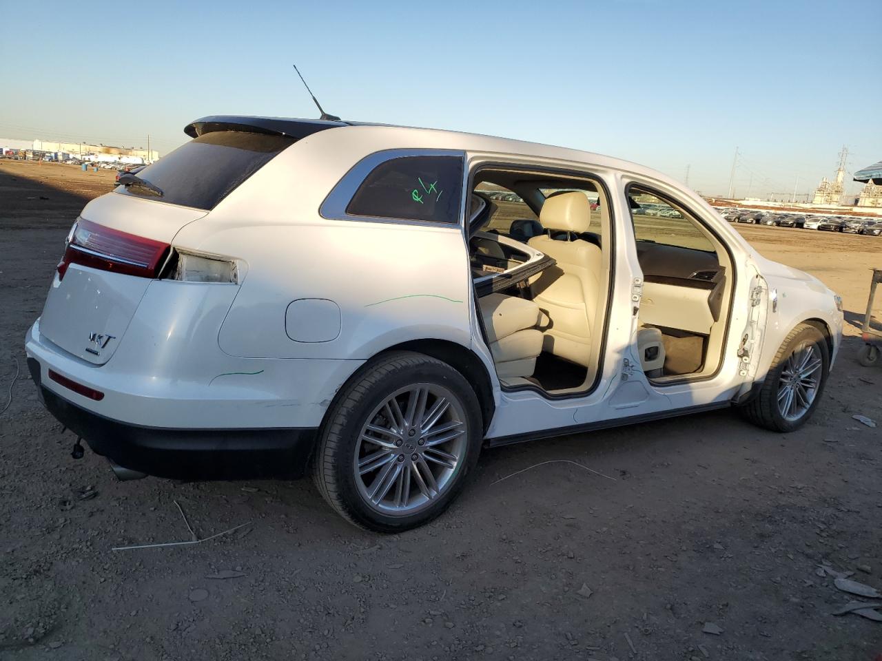 Image 3 of 2013 LINCOLN MKT  2013 with VIN 2LMHJ5AT4DBL50774