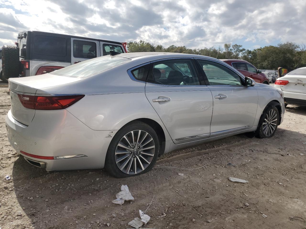 Изображение 3 2017 KIA CADENZA PREMIUM 2017 с VIN KNALC4J18H5070084