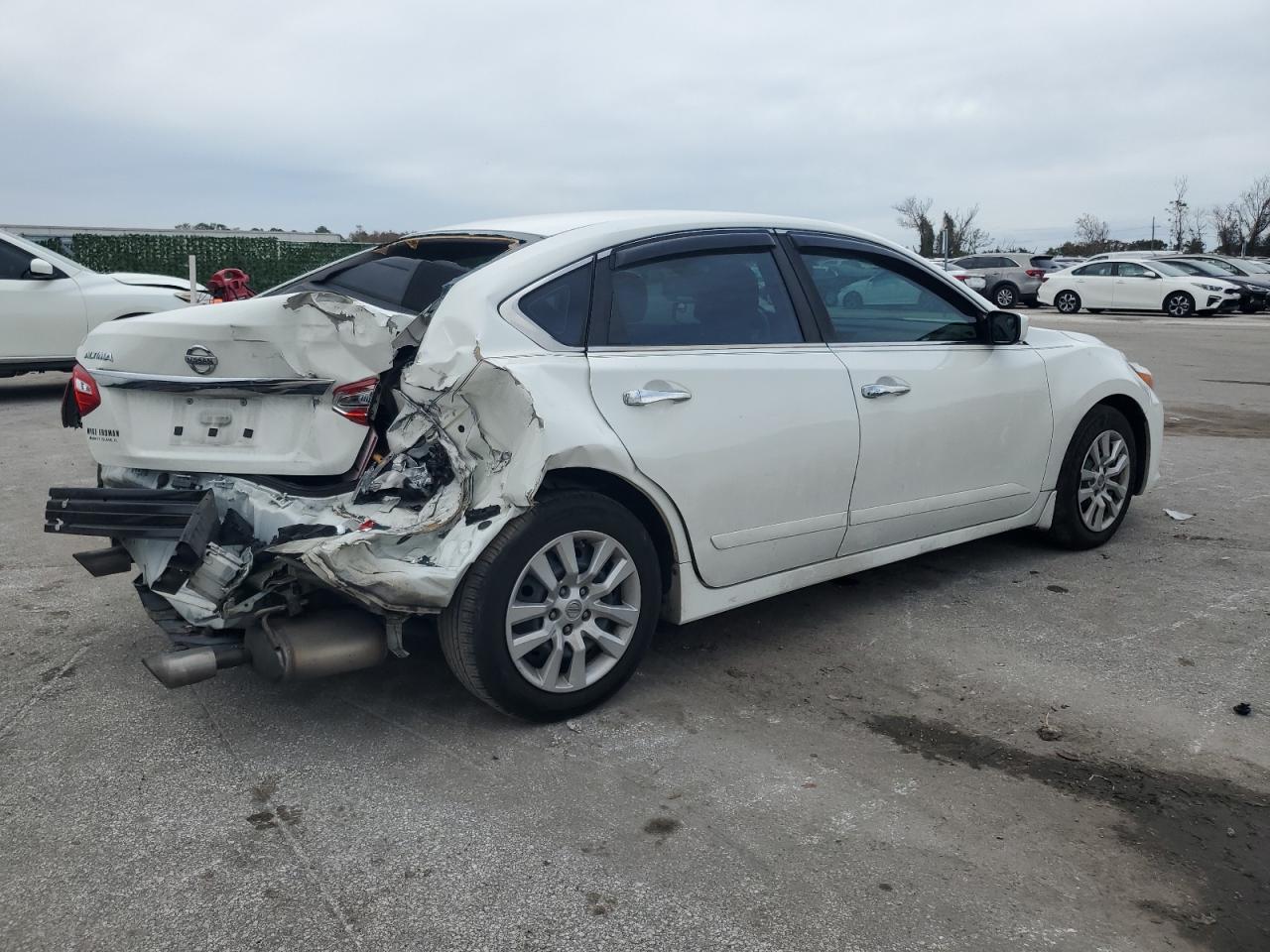 Obraz 3 z 2017 NISSAN ALTIMA 2.5 2017 z VIN 1N4AL3AP2HN333121