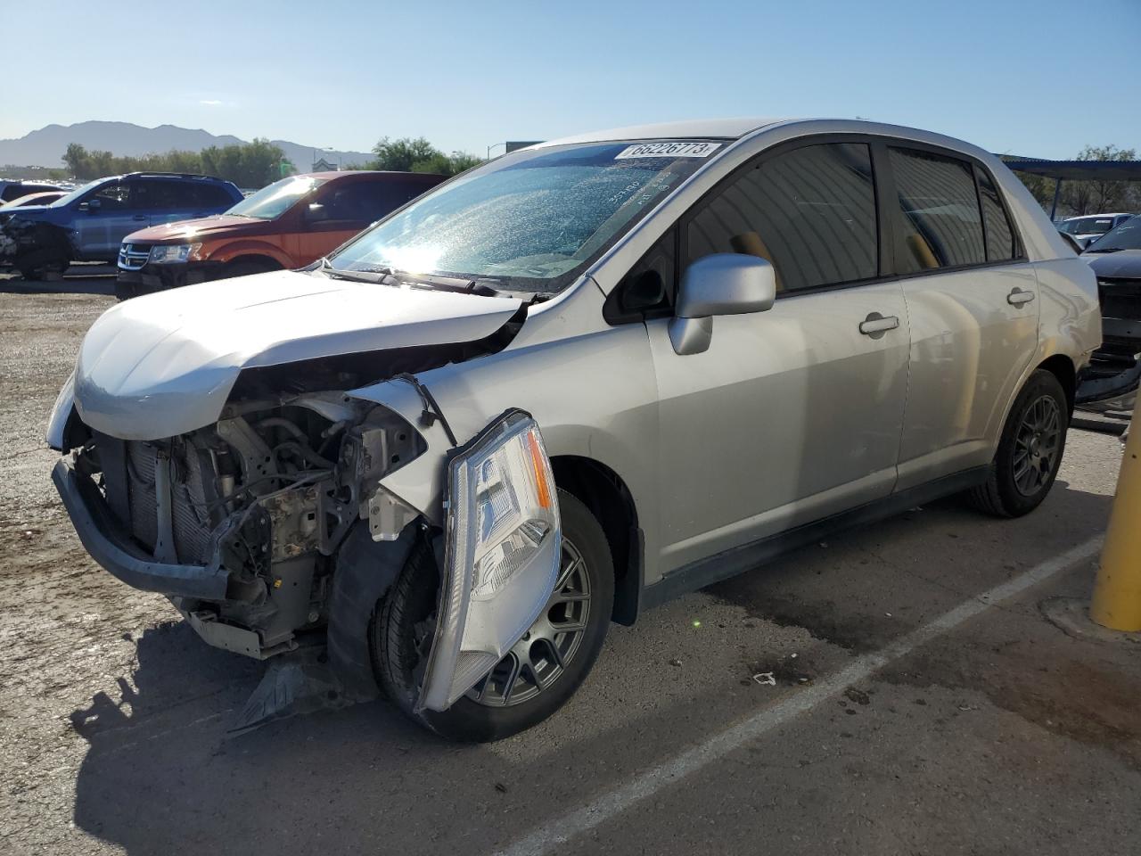 Obraz 1 z 2011 NISSAN VERSA S 2011 z VIN 3N1BC1AP9BL450515