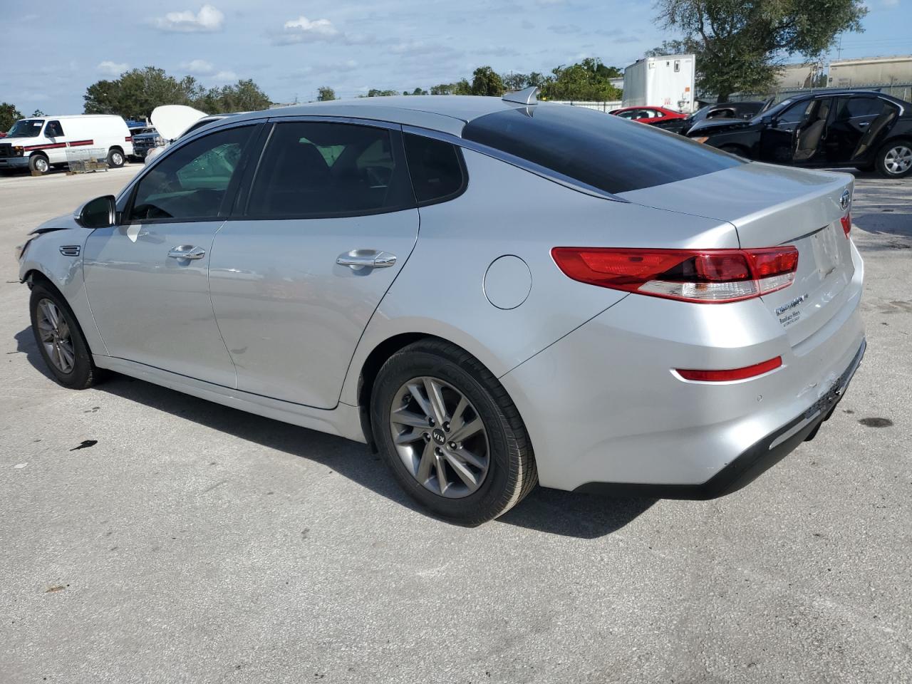 Image 2 of 2019 KIA OPTIMA LX 2019 with VIN 5XXGT4L38KG325953