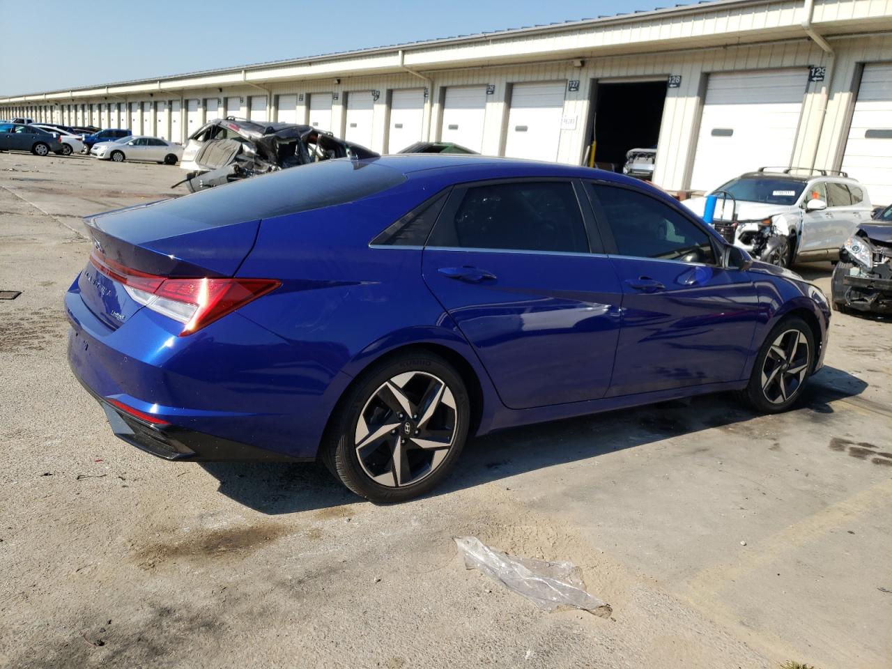 Изображение 3 2022 HYUNDAI ELANTRA LIMITED 2022 с VIN KMHLP4AG8NU340438