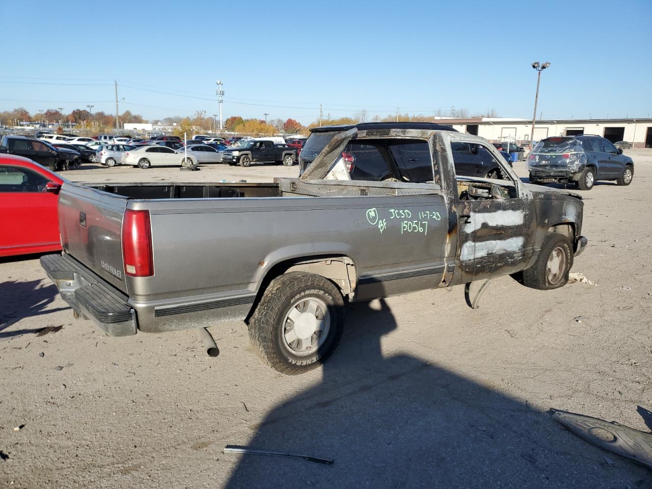 Image 3 of 1998 CHEVROLET GMT-400 C1500 1998 with VIN 1GCEC14RXWZ150567