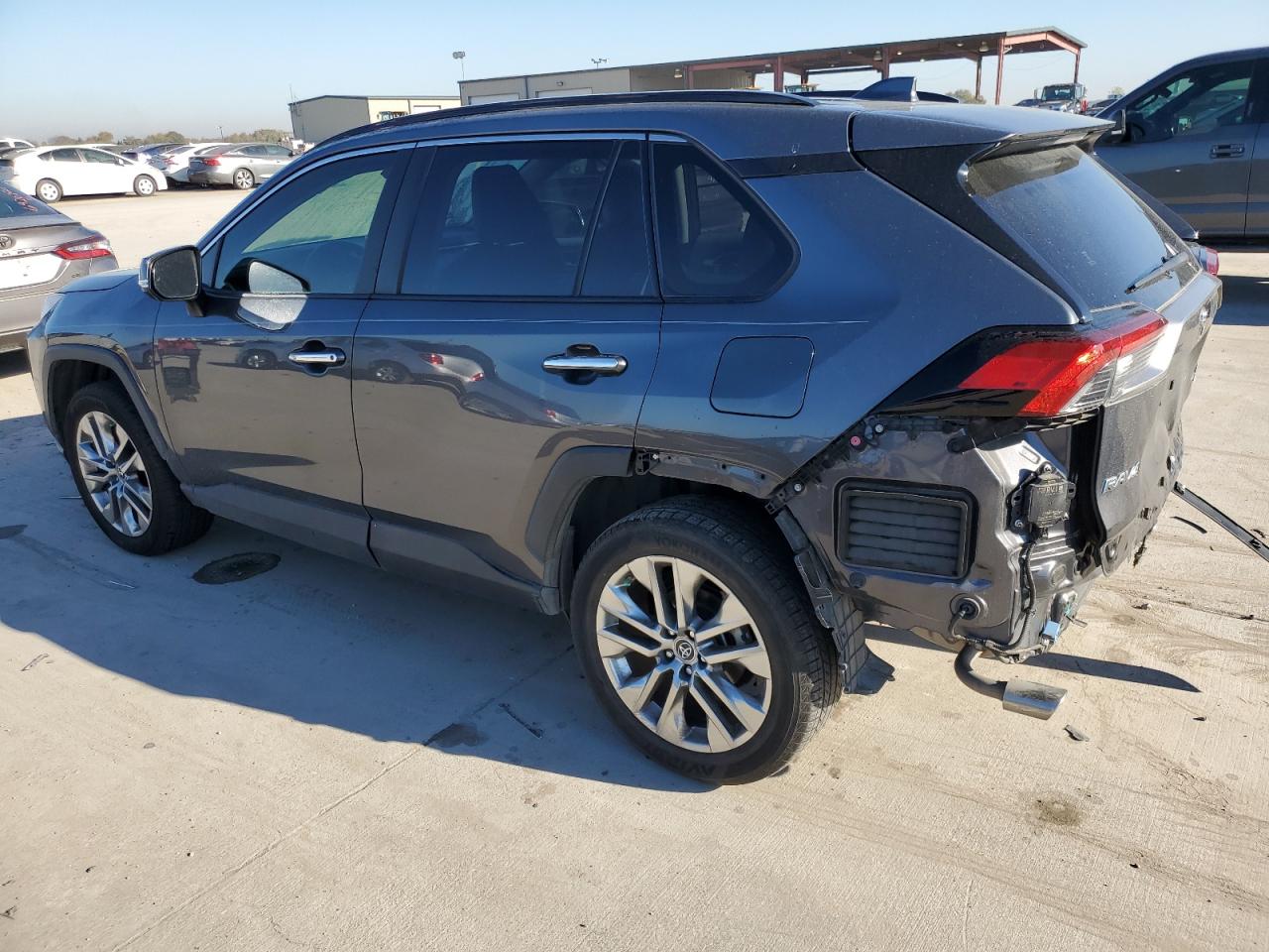 Obraz 2 z 2019 TOYOTA RAV4 LIMITED 2019 z VIN JTMN1RFV6KD021408