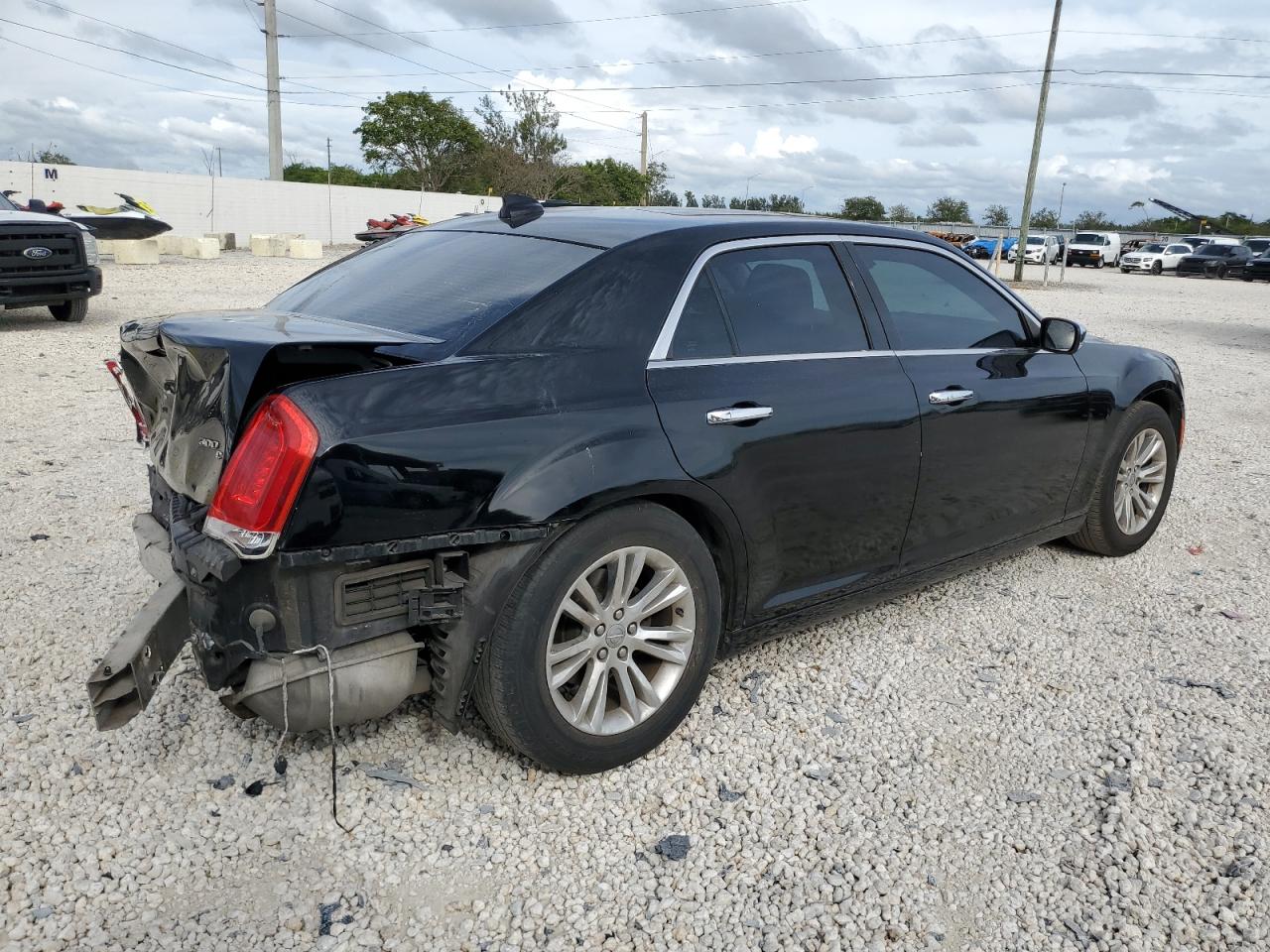 Image 3 of 2016 CHRYSLER 300C  2016 with VIN 2C3CCAEG8GH348459