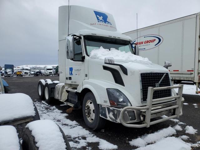 Image 1 of 2017 VOLVO VN VNL 2017 with VIN 4V4NC9EG1HN990599