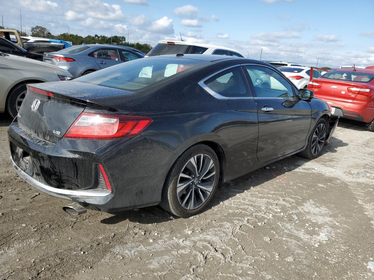 Image 3 of 2017 HONDA ACCORD EXL 2017 with VIN 1HGCT2B85HA003020