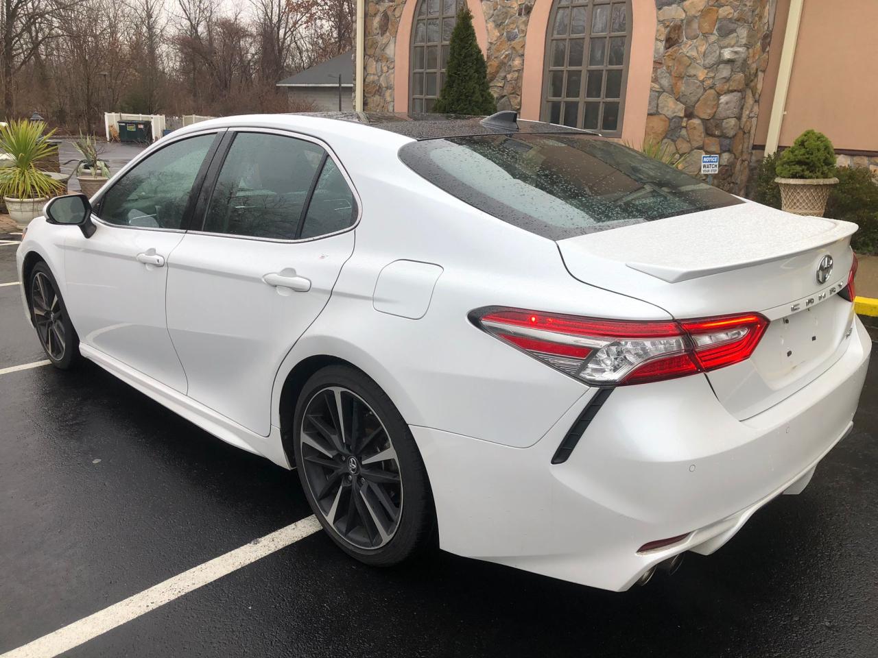Изображение 2 2018 TOYOTA CAMRY XSE 2018 с VIN 4T1B61HKXJU055452