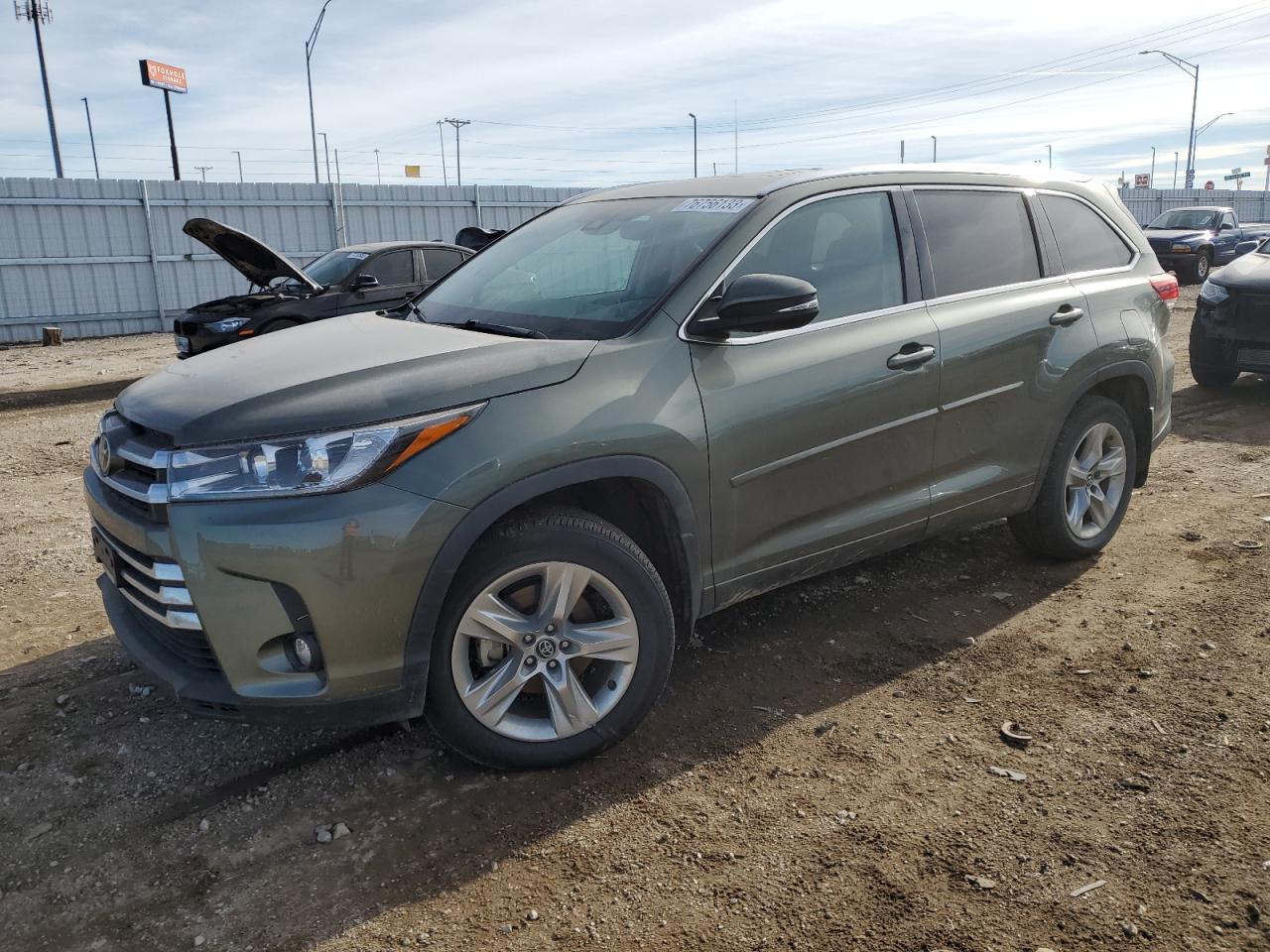 Image 1 of 2019 TOYOTA HIGHLANDER LIMITED 2019 with VIN 5TDDZRFH5KS710696