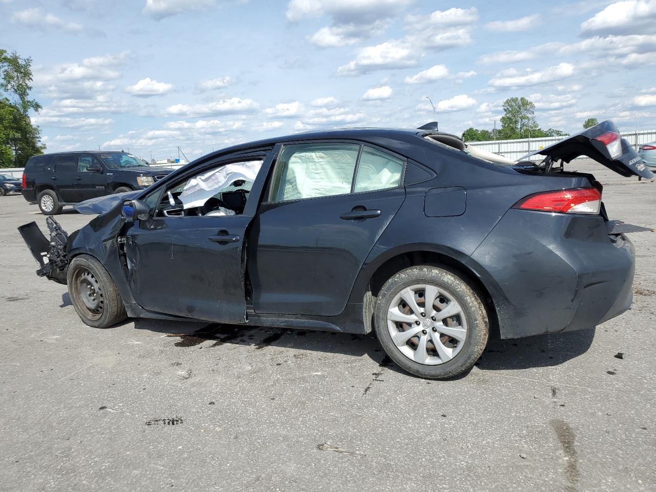 Image 2 of 2020 TOYOTA COROLLA LE 2020 with VIN JTDEPRAE7LJ047136
