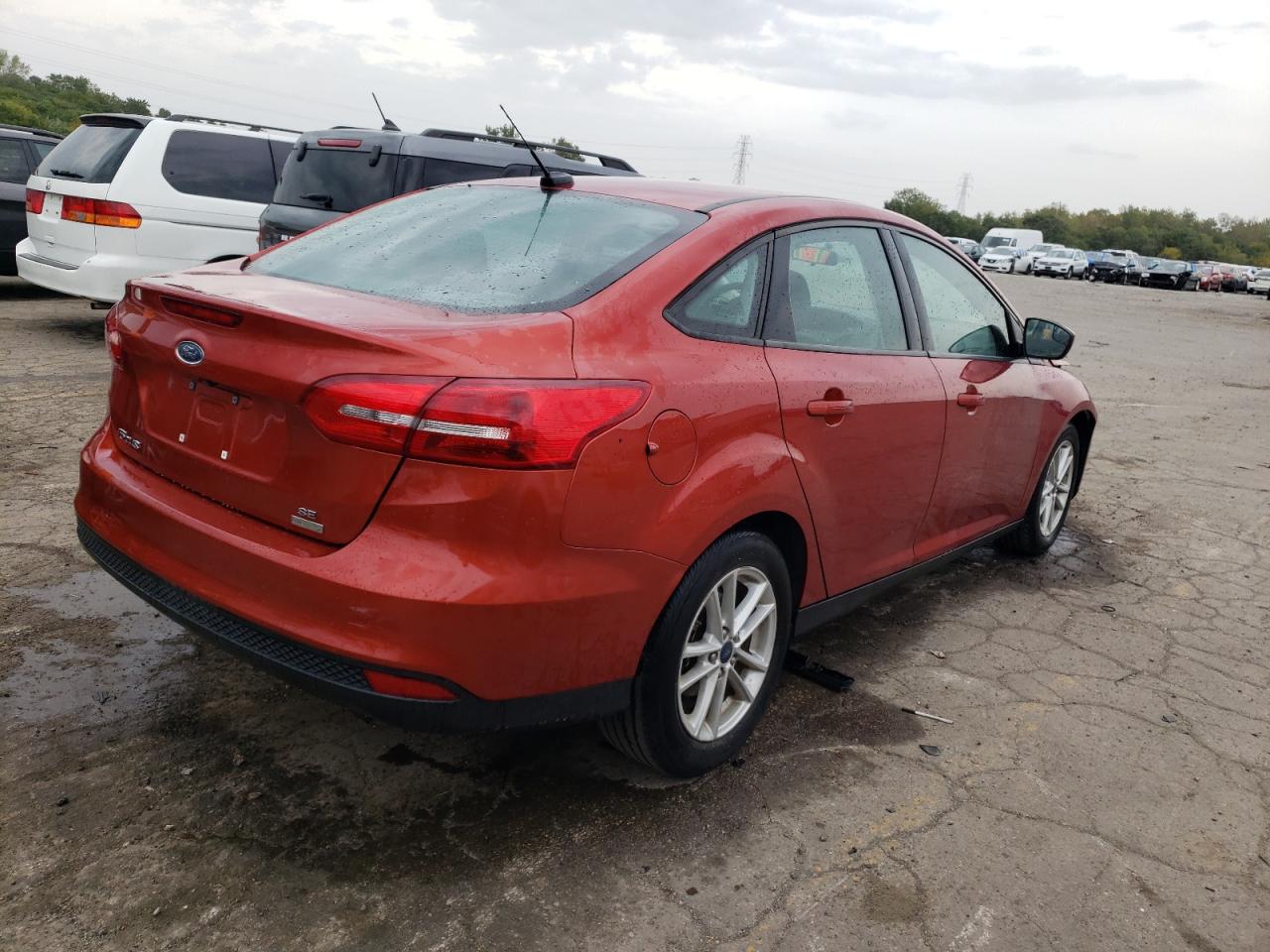Image 3 of 2018 FORD FOCUS SE 2018 with VIN 1FADP3FEXJL301723