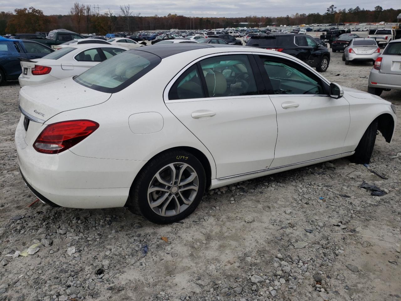 Image 3 of 2015 MERCEDES-BENZ C 300 4MATIC 2015 with VIN 55SWF4KB1FU040398