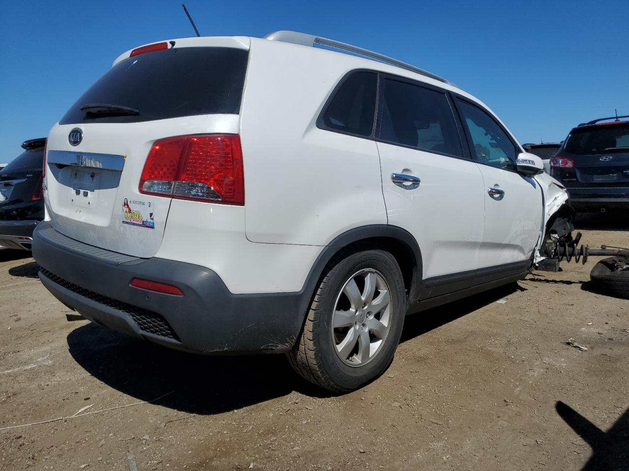 Image 3 of 2013 KIA SORENTO LX 2013 with VIN 5XYKT4A69DG390851