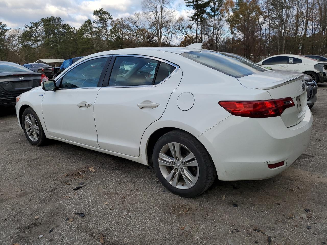 Obraz 2 z 2013 ACURA ILX HYBRID 2013 z VIN 19VDE3F30DE301962