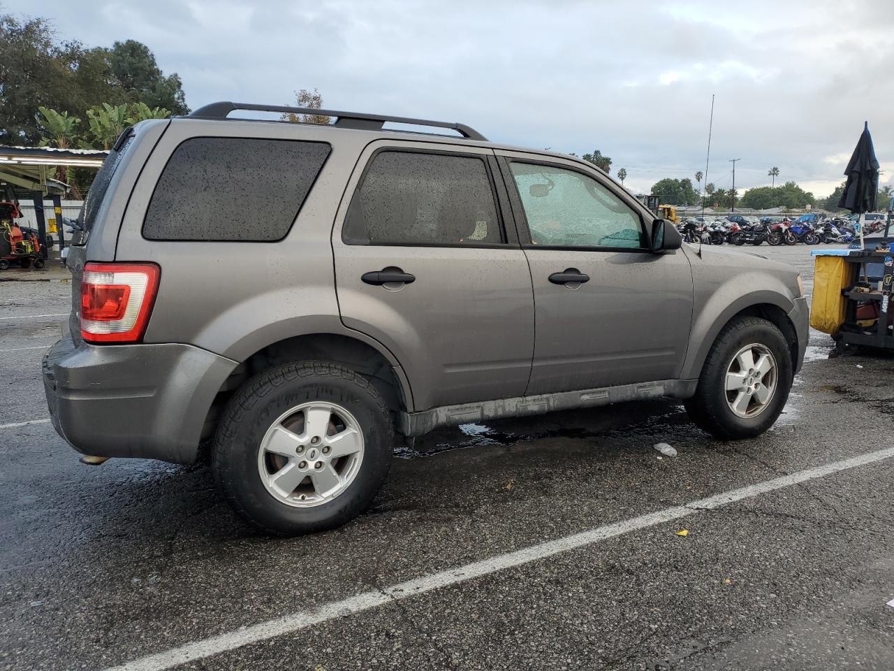 Image 3 of 2012 FORD ESCAPE XLT 2012 with VIN 1FMCU9DG3CKB12650