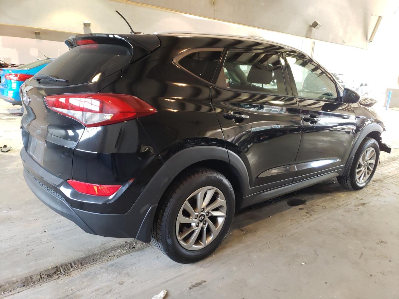 Image 3 of 2016 HYUNDAI TUCSON LIMITED 2016 with VIN KM8J33A40GU199399
