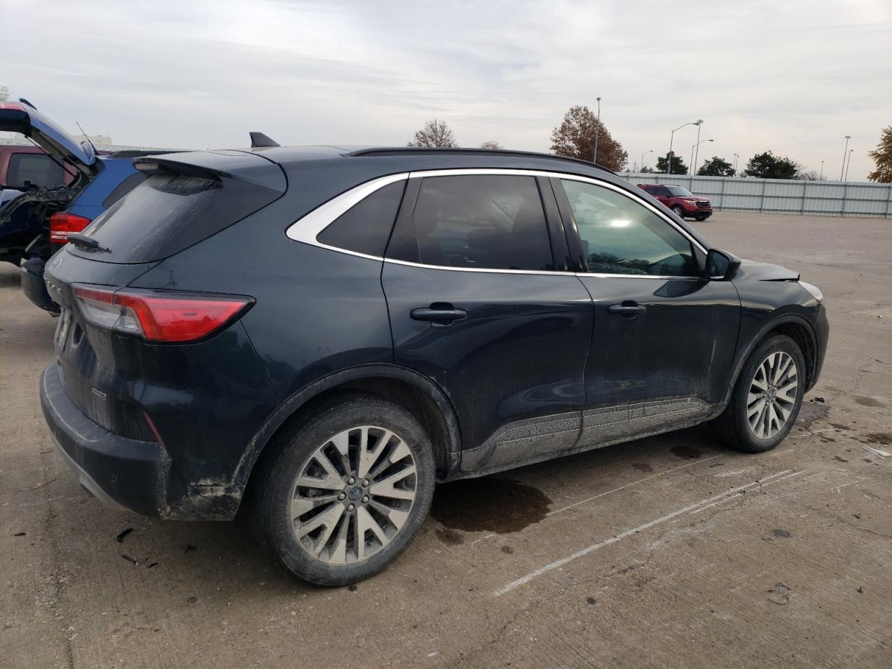 Image 3 of 2022 FORD ESCAPE TITANIUM 2022 with VIN 1FMCU9DZ5NUA91678