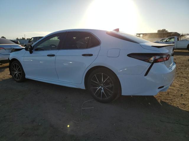 Obraz 2 z 2022 TOYOTA CAMRY SE 2022 z VIN 4T1G11AK2NU667214