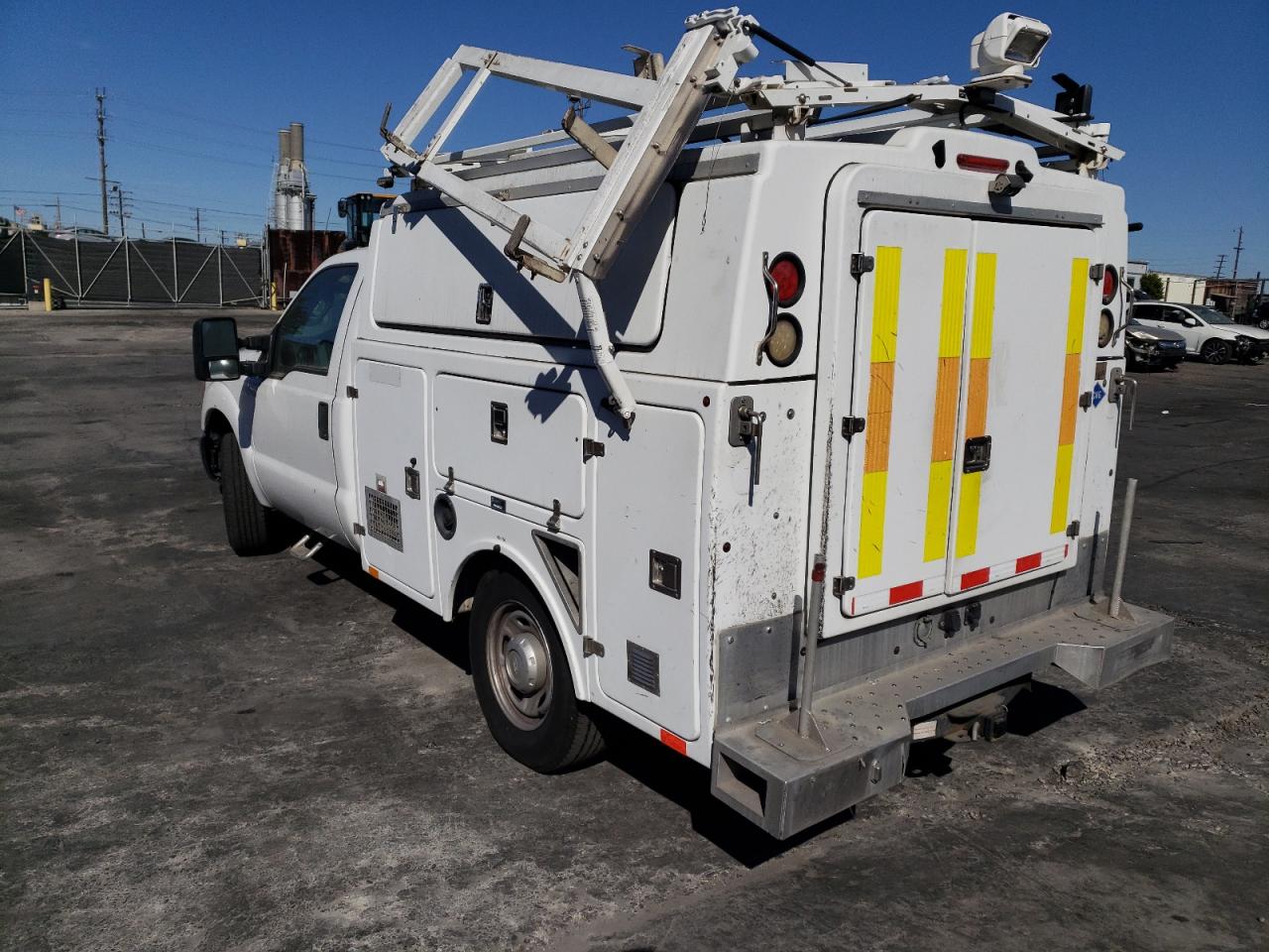 Image 2 of 2013 FORD F350 SUPER DUTY 2013 with VIN 1FDRF3A63DEB92464