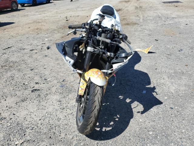 Image 2 of 2005 YAMAHA YZFR1  2005 with VIN JYARN13E25A013318