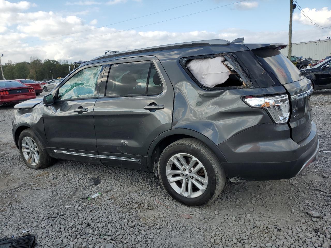 Изображение 2 2017 FORD EXPLORER XLT 2017 с VIN 1FM5K7D85HGD62171