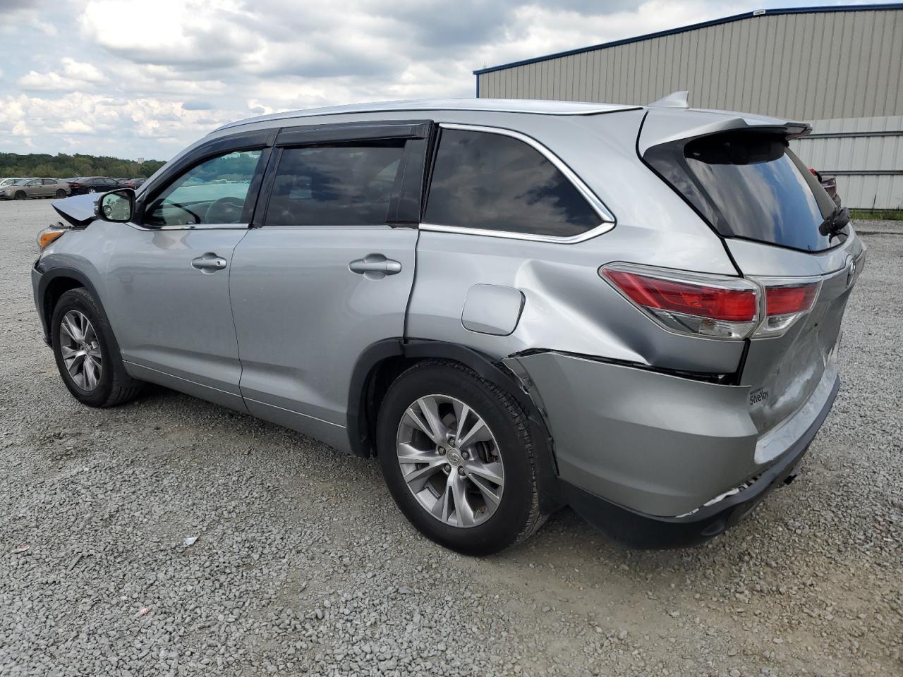 Image 2 of 2015 TOYOTA HIGHLANDER XLE 2015 with VIN 5TDKKRFH3FS066214