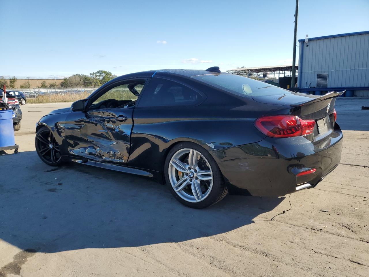 Obraz 2 z 2015 BMW M4  2015 z VIN WBS3R9C55FK333248