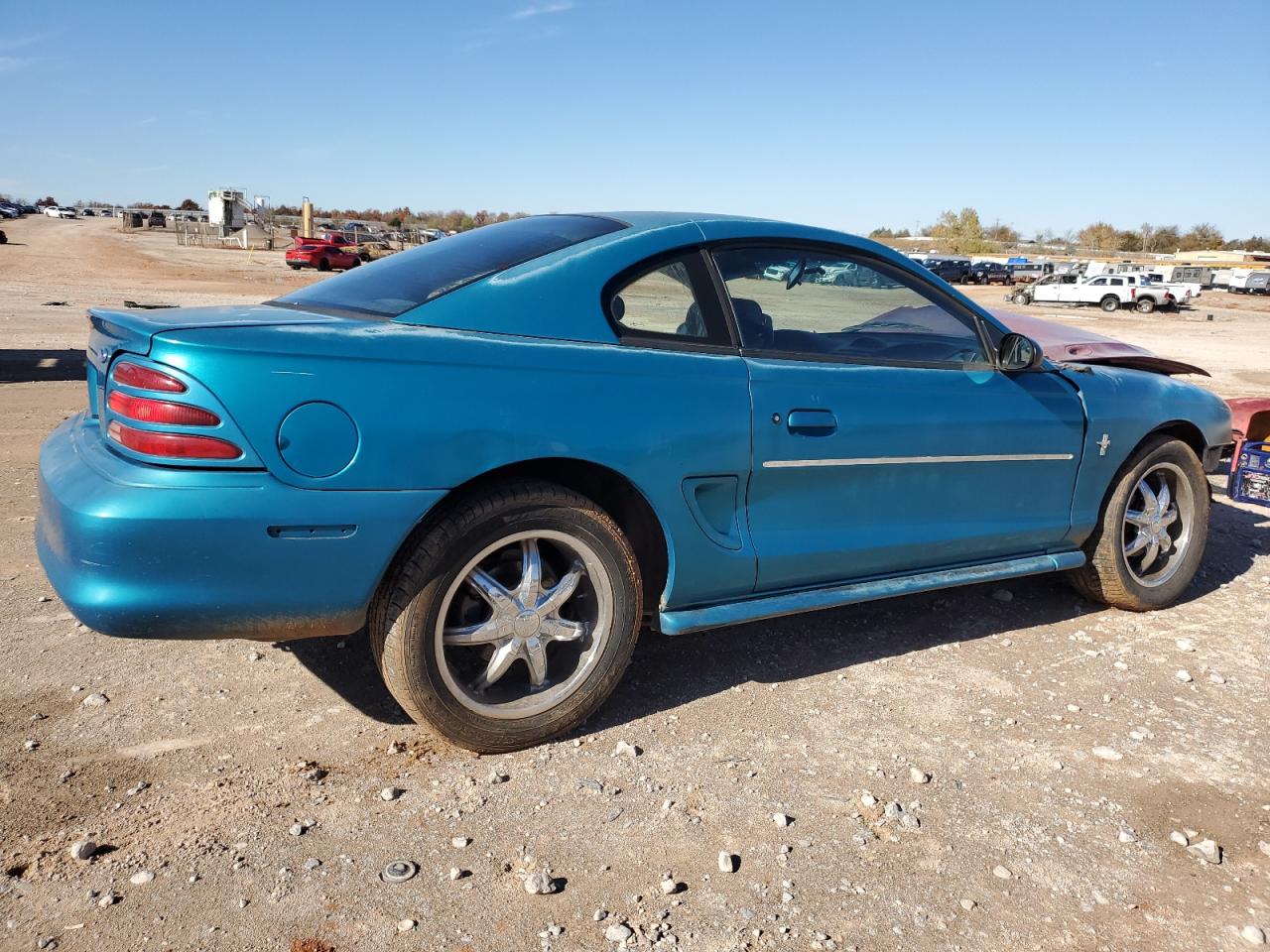Image 3 of 1995 FORD MUSTANG  1995 with VIN 1FALP4040SF160680