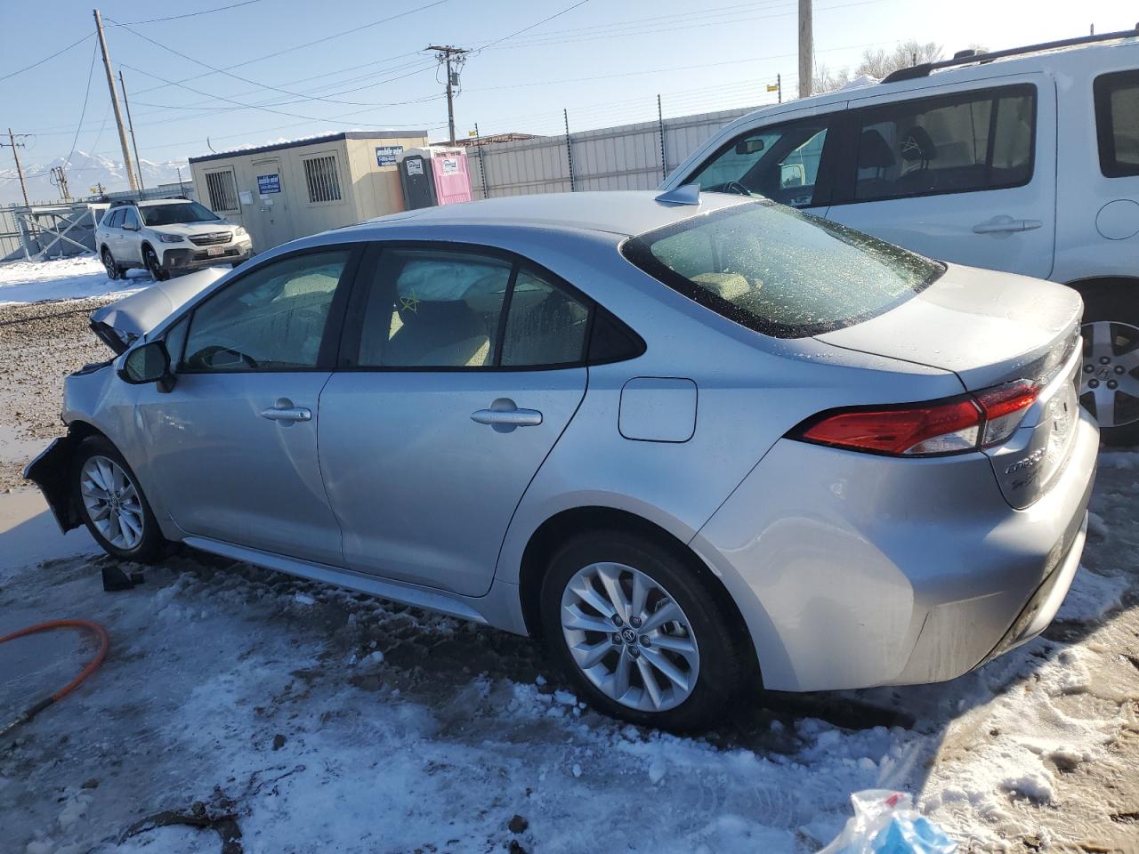 Obraz 2 z 2022 TOYOTA COROLLA LE 2022 z VIN JTDHPMAE1NJ215050