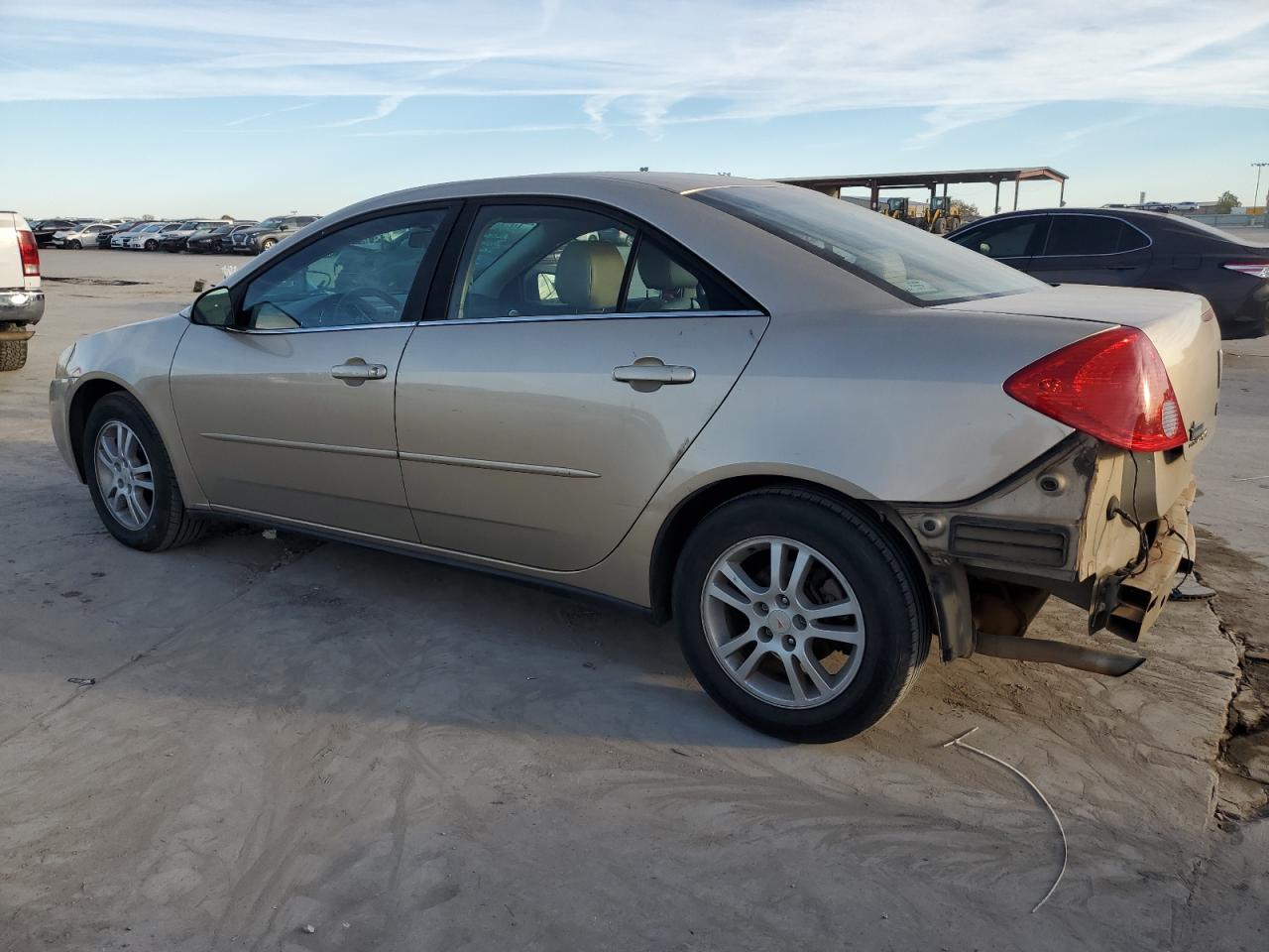 Image 2 of 2005 PONTIAC G6  2005 with VIN 1G2ZG528354147159