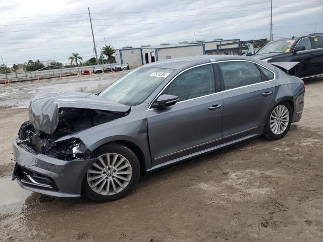 Изображение 1 2017 VOLKSWAGEN PASSAT SE 2017 с VIN 1VWBT7A35HC040485
