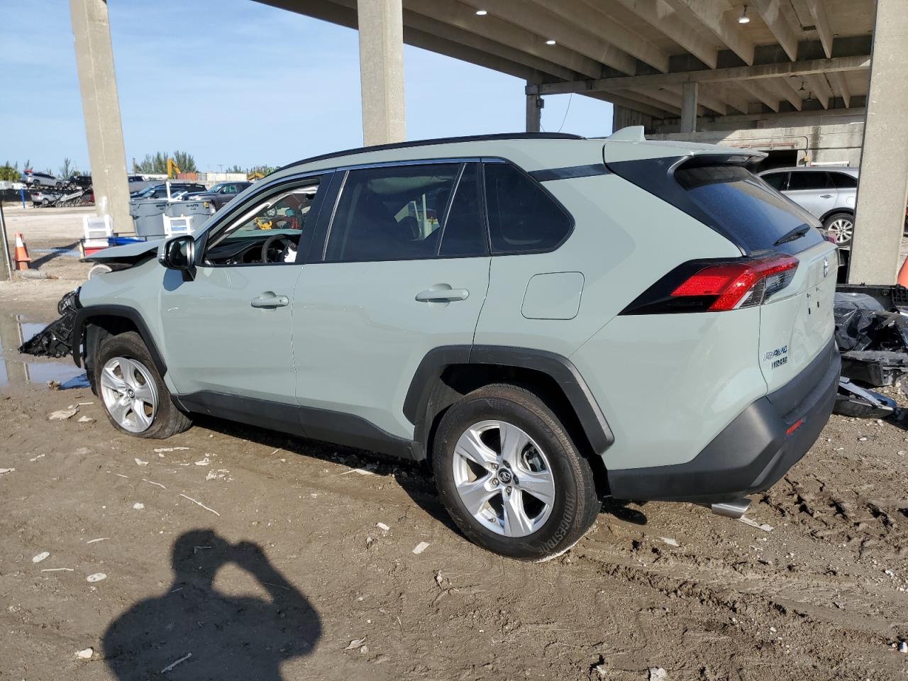 Obraz 2 z 2019 TOYOTA RAV4 XLE 2019 z VIN 2T3W1RFVXKC011313