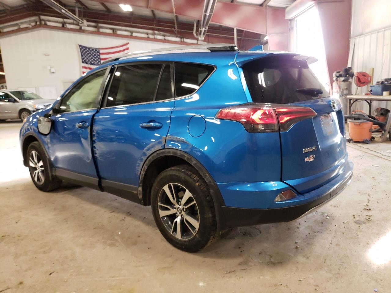 Изображение 2 2018 TOYOTA RAV4 ADVENTURE 2018 с VIN JTMRFREV1JJ256416