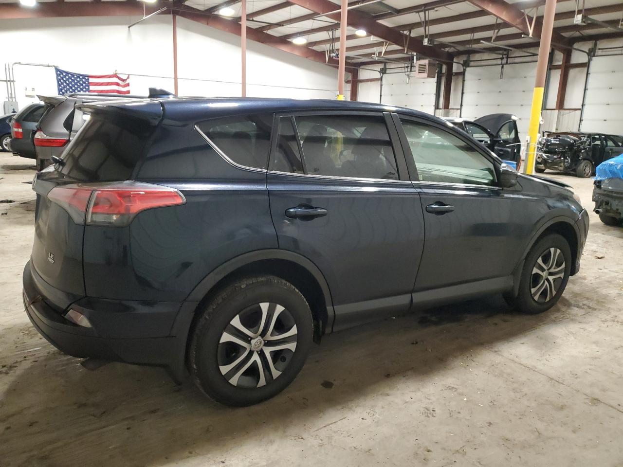 Image 3 of 2018 TOYOTA RAV4 LE 2018 with VIN JTMBFREV2JD249331