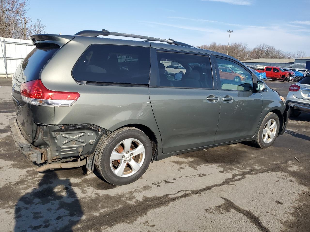 Image 3 of 2011 TOYOTA SIENNA LE 2011 with VIN 5TDKK3DC0BS153213