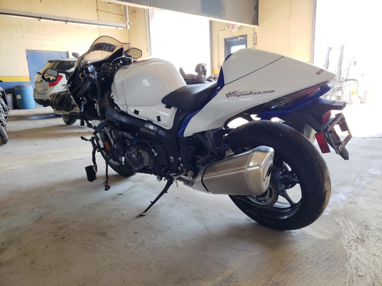 Obraz 3 z 2023 SUZUKI GSX1300 RR 2023 z VIN JS1EJ11B8P7100500