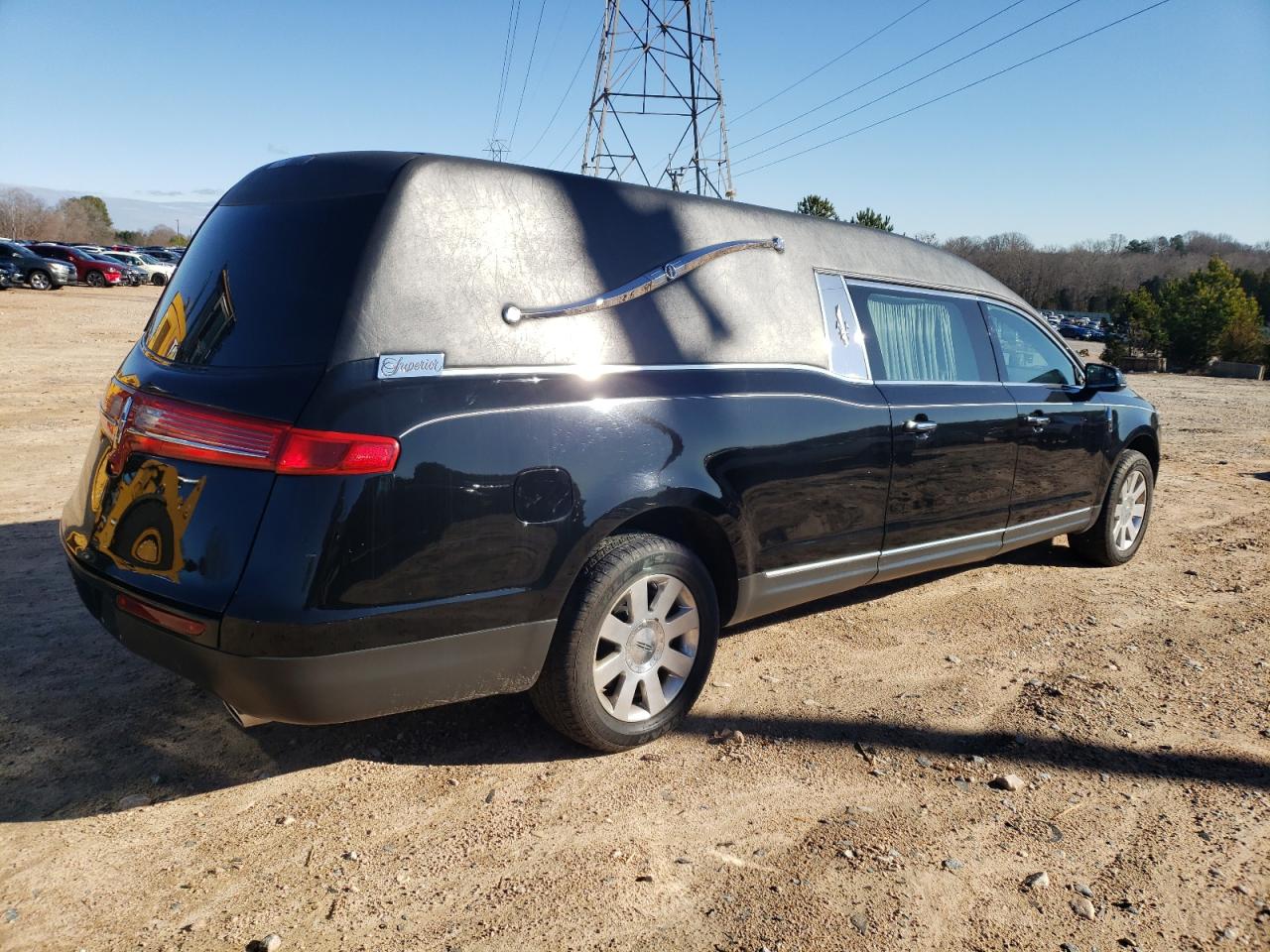 Image 3 of 2016 LINCOLN MKT  2016 with VIN 2L1MJ5LK5GBL02818