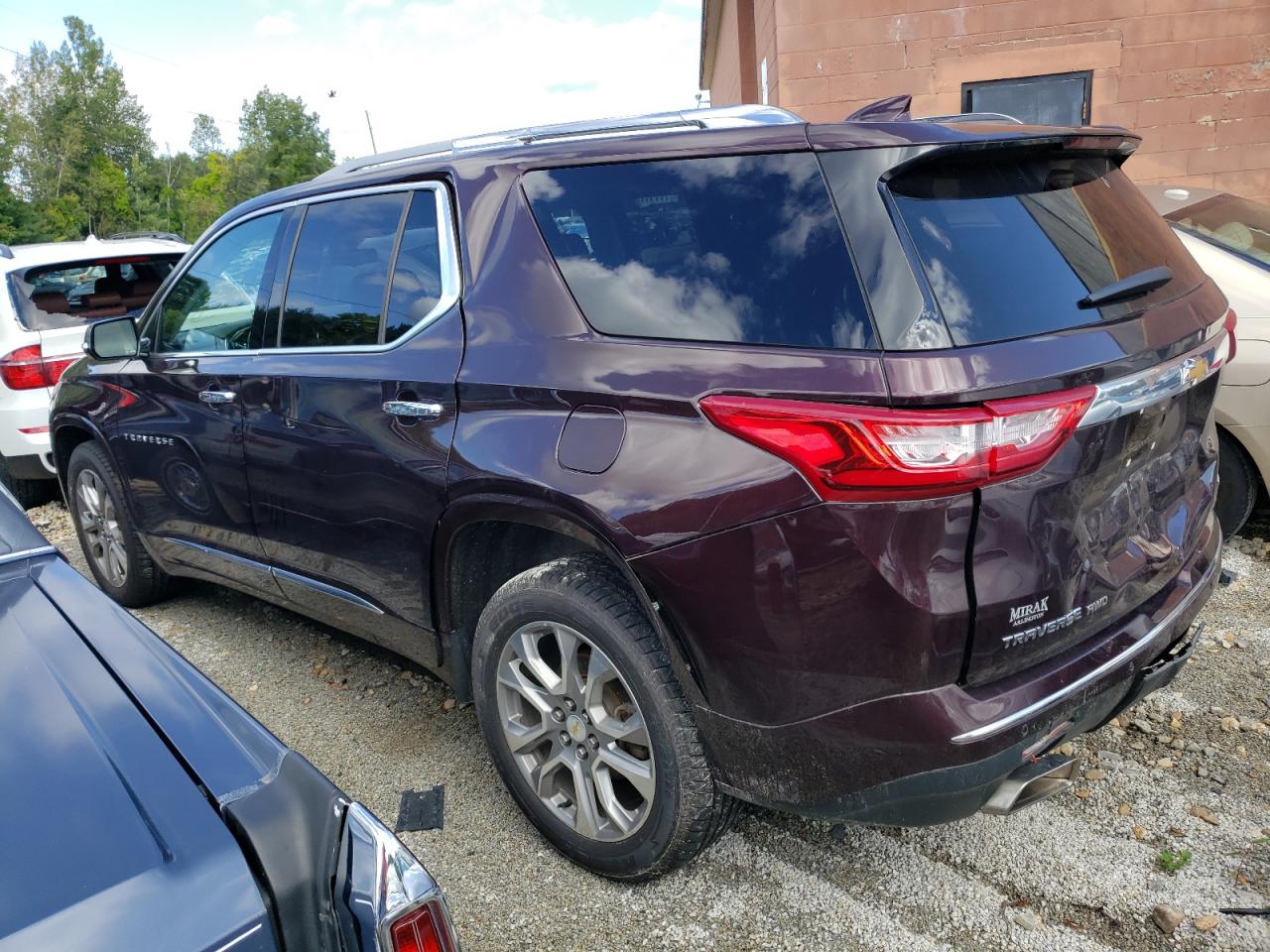 Obraz 2 z 2018 CHEVROLET TRAVERSE PREMIER 2018 z VIN 1GNEVJKWXJJ154216