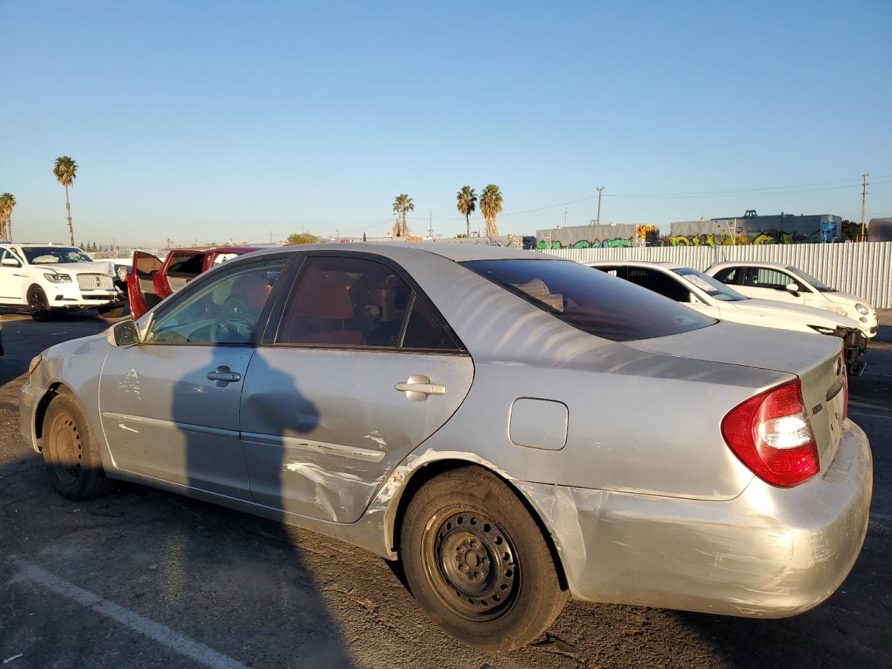 Image 2 of 2003 TOYOTA CAMRY LE 2003 with VIN 4T1BE32K03U678735