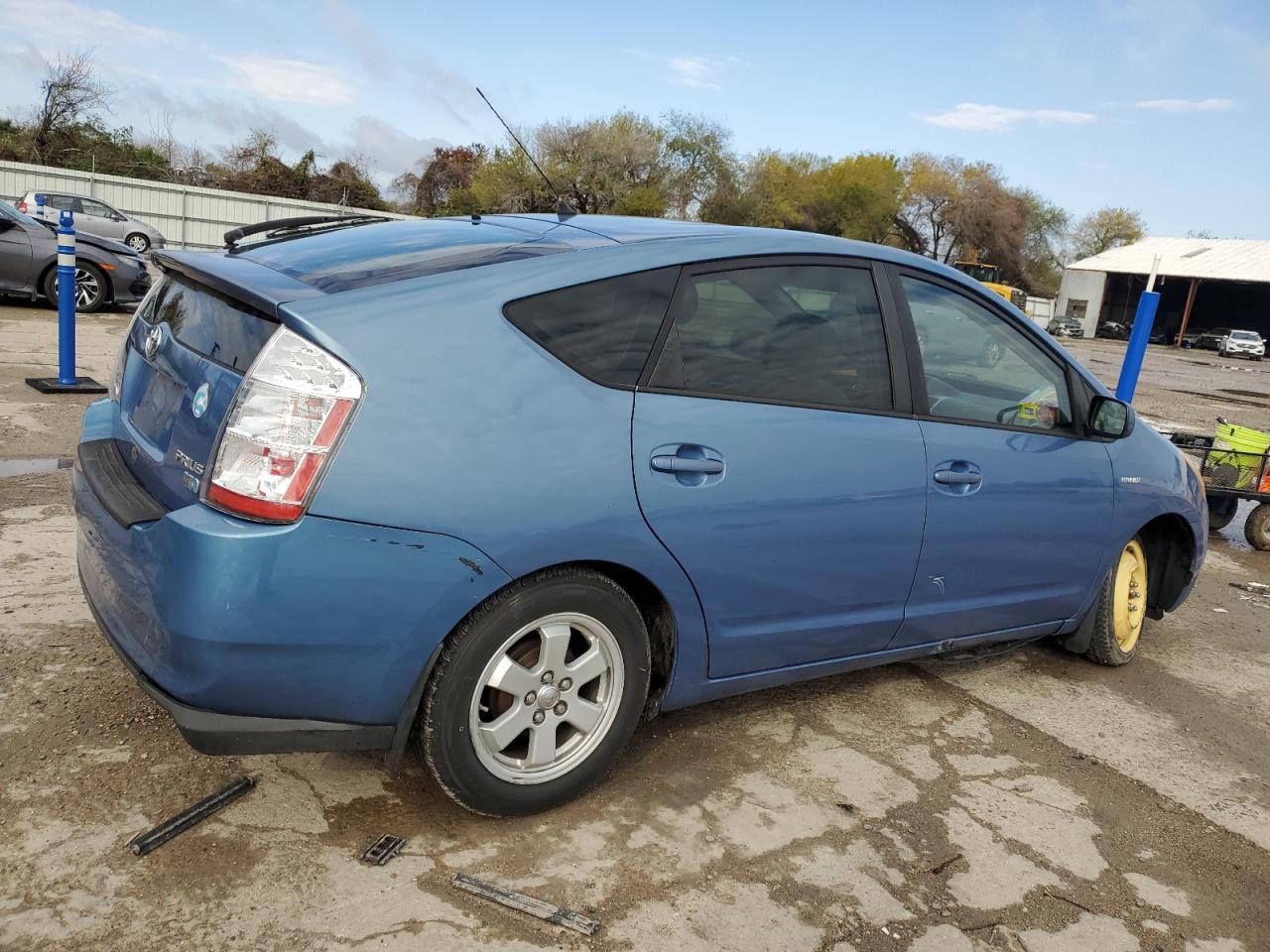 Obraz 3 z 2006 TOYOTA PRIUS  2006 z VIN JTDKB20U067071619