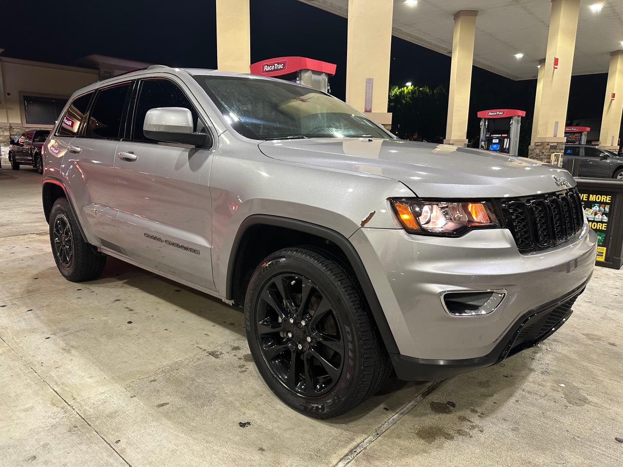 Image 1 of 2019 JEEP GRAND CHEROKEE LAREDO 2019 with VIN 1C4RJEAG3KC752175