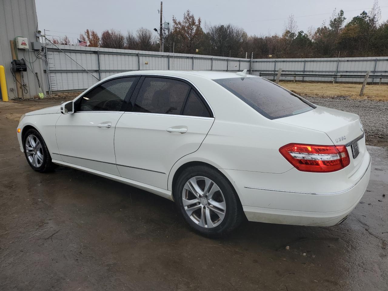 Изображение 2 2011 MERCEDES-BENZ E 350 2011 с VIN WDDHF5GB1BA364081